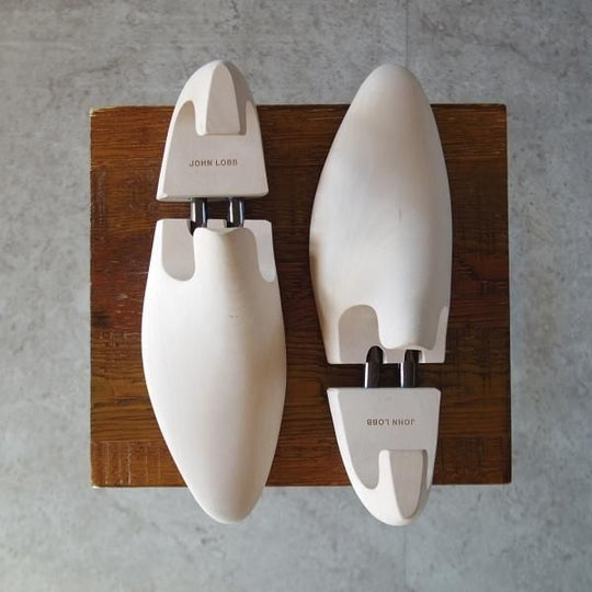 極美品★ジョンロブ 8E【定価¥24,200-★純正シューツリー/STANDARD】木製シューキーパー/メンズ/JOHN LOBB★l132