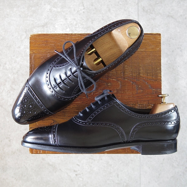 美品★エドワードグリーン 8.5D【定価¥253,000-★カドガン/CADOGAN/82ラスト】セミブローグ/カーフ/黒/EDWARD GREEN★n684