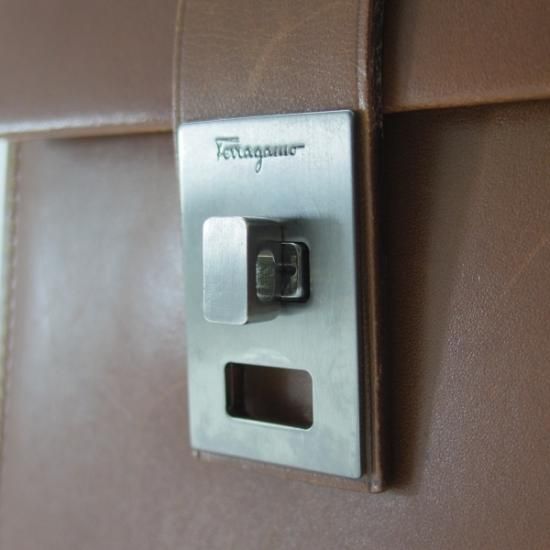 サルヴァトーレフェラガモ ビジネスバッグ ブリーフケース グレージュ メンズ サルヴァトーレフェラガモ ビジネスバッグ ブリーフケース グレージュ