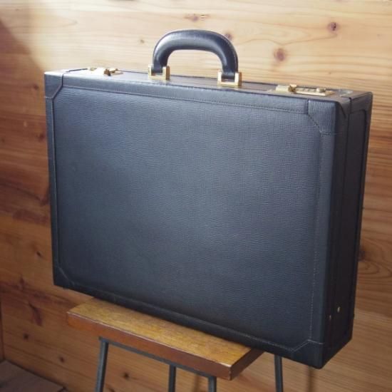 【入手困難】dunhill アタッシュケース 本革 ビジネス ダイアルロック式 Yahoo!オークション -「アタッシュケース」(ダンヒル) (た/ち/つ