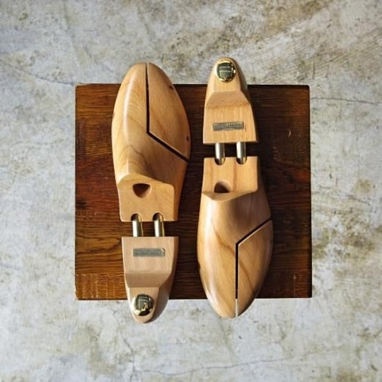 美品★ユナイテッドアローズ SIZE 42【★純正シューツリー/木製シューキーパー】UNITED ARROWS★b356