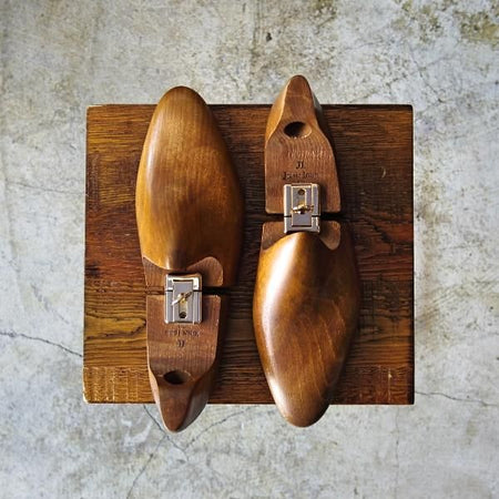 美品★ジョンロブ Mサイズ【★超希少!!PARISロゴ/旧ロゴ純正シューツリー】フランス製/木製シューキーパー/JOHN LOBB★b529