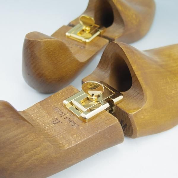 美品★ジョンロブ Mサイズ【★超希少!!PARISロゴ/旧ロゴ純正シューツリー】フランス製/木製シューキーパー/JOHN LOBB★b529