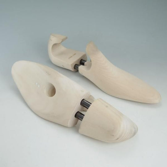 極上★ジョンロブ 8E【定価￥21,600-★純正シューツリー/現行ロゴ】木製シューキーパー/メンズ/JOHN LOBB★d312