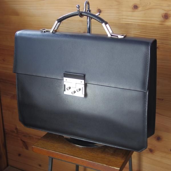 サルヴァトーレフェラガモ レザー ビジネスバッグ ブリーフケース A4収納 サルヴァトーレフェラガモ レザー ビジネスバッグ ブリーフケース A4収納