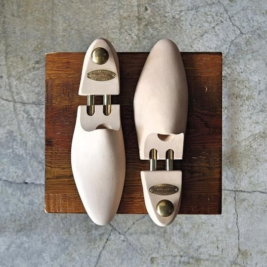 極上★エドワードグリーンUK6.5程度【定価￥20,520-★純正シューツリー】木製シューキーパー/メンズ/EDWARD GREEN★d819