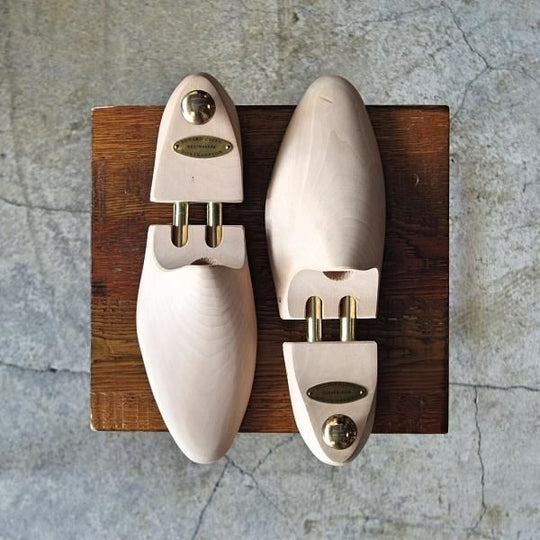 極上★エドワードグリーンUK8程度【定価￥20,520-★純正シューツリー】木製シューキーパー/メンズ/EDWARD GREEN★d820