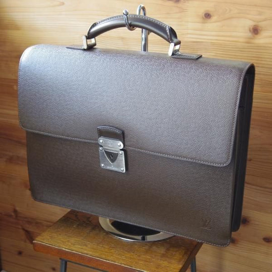 極美品★ルイ・ヴィトン/LOUIS VUITTON【定価25万円程度★タイガ/M31058/グリズリ】レザー/ブリーフケース/メンズ/ビジネス/バッグ★N5458