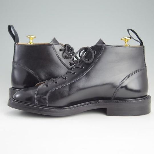 極美品★トリッカーズ SIZE 8【モデル定価￥88,000-★モンキーブーツ/ダイナイトソール仕様】M6077/カーフ/黒/メンズ/Tricker's★f018