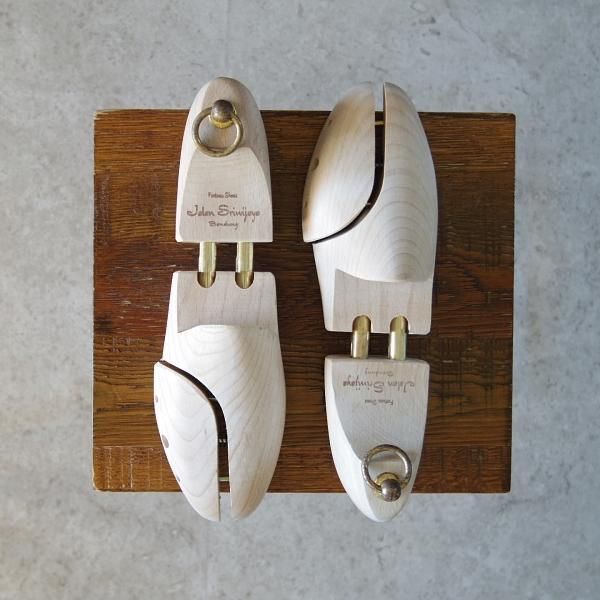 ★ジャランスリワヤ SIZE 40/41【★純正シューツリー】木製シューキーパー/メンズ/JALAN SRIWIJAWA★g530