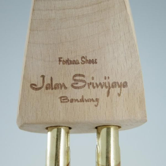 ★ジャランスリワヤ SIZE 40/41【★純正シューツリー】木製シューキーパー/メンズ/JALAN SRIWIJAWA★g530