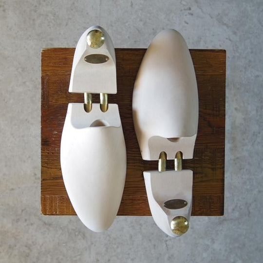 極上★クロケット&ジョーンズ SIZE 9【定価￥15,400-★純正シューツリー】木製シューキーパー/メンズ/Crockett&Jones★g536