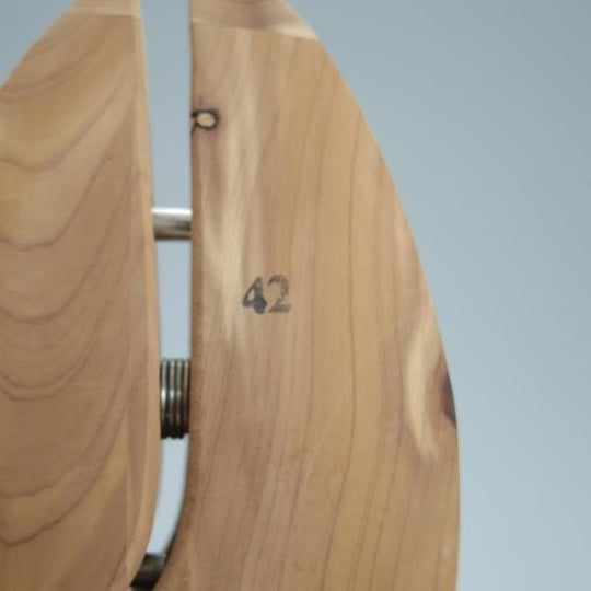 極上★コロンブス SIZE 42【定価￥8,250-★HGレッドシダーシューツリー/ネジ式】木製シューキーパー/メンズ/COLUMBUS★g800