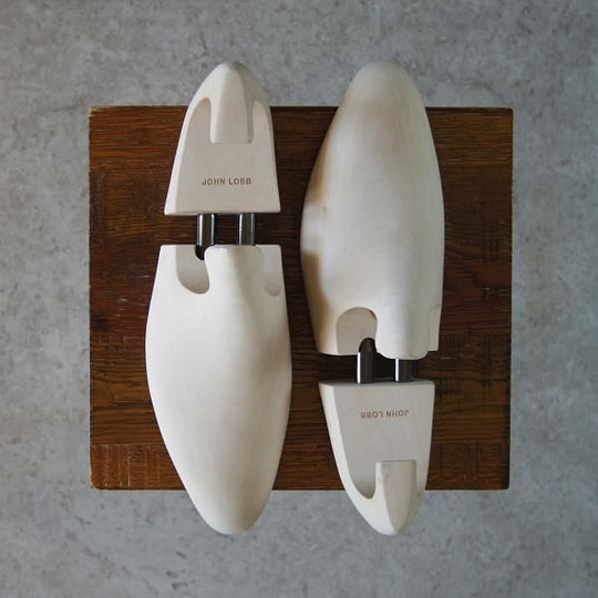 極美品★ジョンロブ 8E【定価￥22,000-★純正シューツリー/STANDARD】木製シューキーパー/メンズ/JOHN LOBB★g811