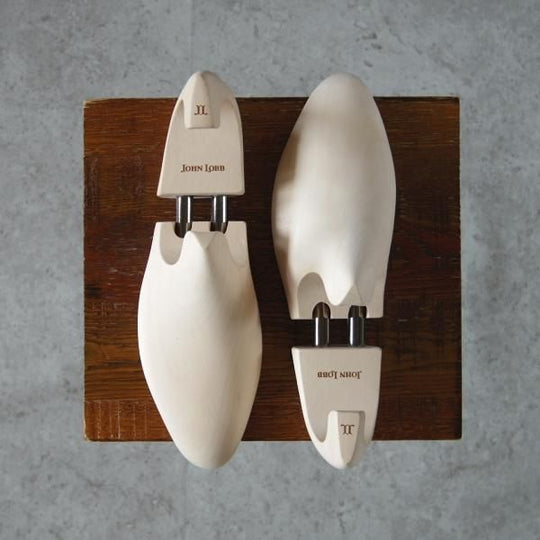 美品★ジョンロブ 6E【定価￥22,000-★純正シューツリー/STANDARD】木製シューキーパー/メンズ/JOHN LOBB★h008