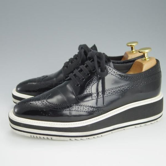 極上★プラダ(レディース) SIZE 37.5【同系モデル定価￥118,800-★フルブローグ/黒】ポリッシュレザー/シューズ/PRADA★h160