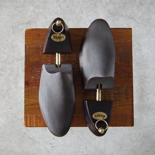 極上★トリッカーズ SIZE 7【定価￥18,700-★純正シューツリー】木製シューキーパー/メンズ/Tricker's★h628
