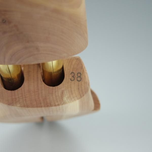 極上★スレイプニル/トラディショナル SIZE 38【定価￥6,600-★木製シューツリー/シダーウッド】シューキーパー/メンズ/Sleipnir★i105