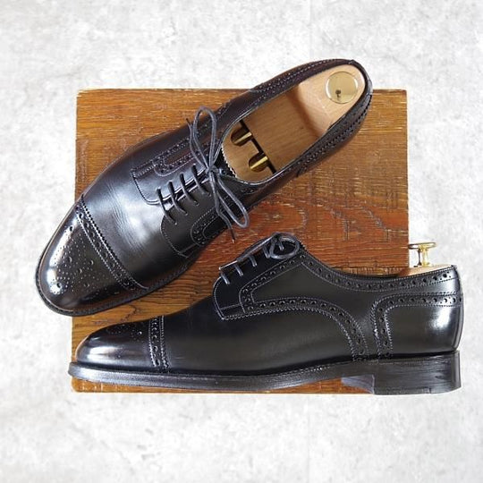 極美品★(英)チーニー 8.5F【定価￥63,720-★セミブローグ/KINGS CLIFFE】1886ラスト/カーフ/黒/メンズ/CHEANEY★i898