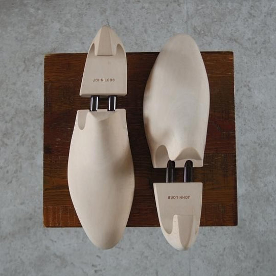 極美品★ジョンロブ 9E【定価￥23,100-★純正シューツリー/STANDARD】木製シューキーパー/メンズ/JOHN LOBB★i974