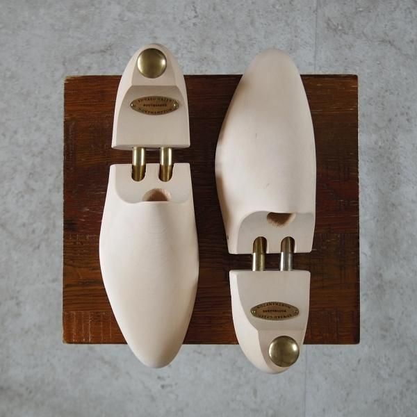 極上★エドワードグリーン UK8程度【現行定価￥26,400-★純正シューツリー】木製シューキーパー/メンズ/EDWARD GREEN★k124