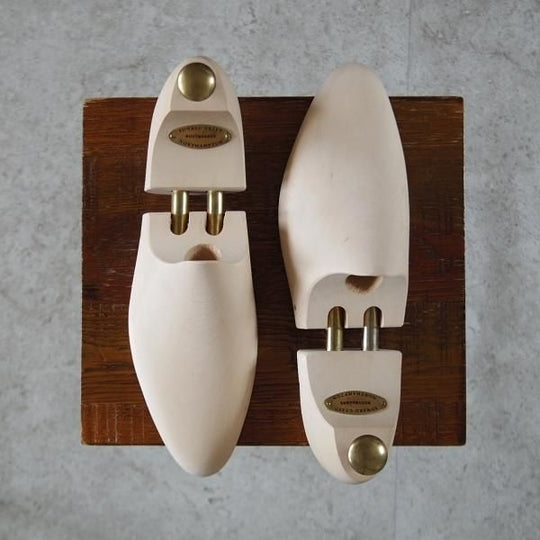 極上★エドワードグリーン UK8程度【現行定価￥26,400-★純正シューツリー】木製シューキーパー/メンズ/EDWARD GREEN★k124