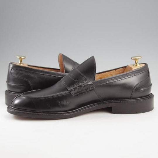 極美品★トリッカーズ SIZE 8.5【定価￥104,500-★コインローファー/JAMES】3227/カーフ/黒/メンズ/Tricker's★k142