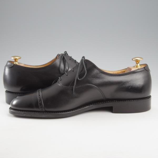 未使用★トリッカーズ SIZE 8.5-4(UK8程度)【現行定価10万円以上★パンチドキャップトゥ/黒】カーフ/メンズ/Tricker's★k488