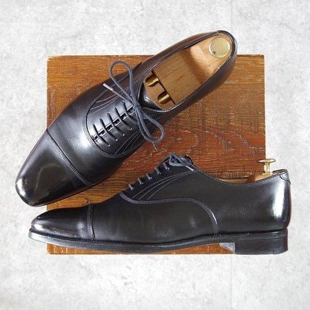 極上★トリッカーズ 8.5E【現行モデル定価￥104,500-★(英)WALKER&GUNN別注/M7424】ストレートチップ/カーフ/黒/Tricker's★l857