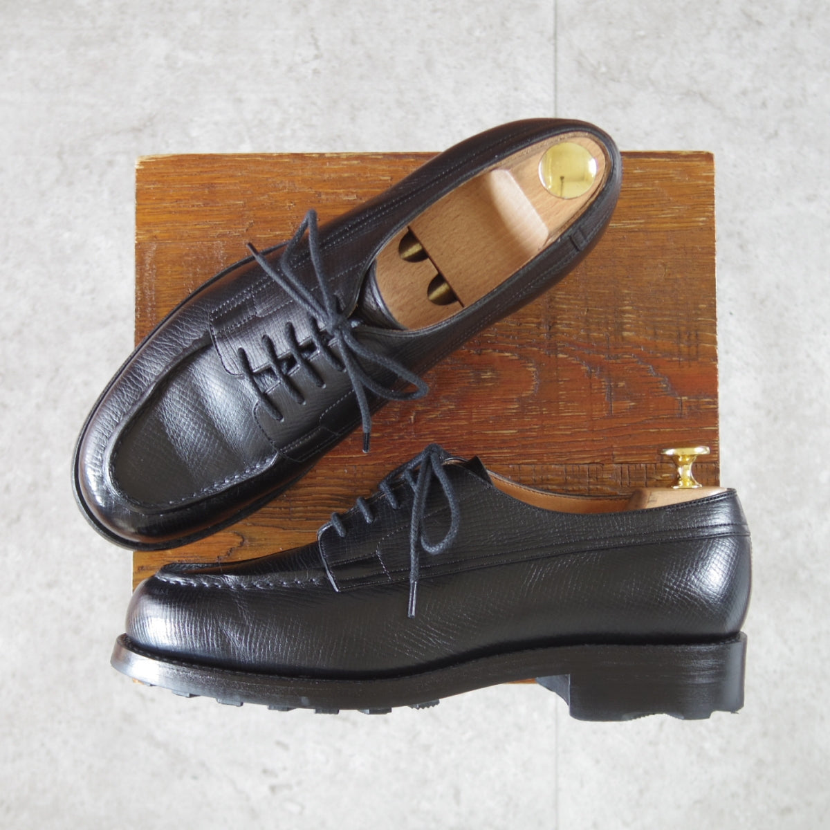 ヤンコ パンチドキャップトゥ 黒 7 中古 o447 | 高級中古革靴の買取