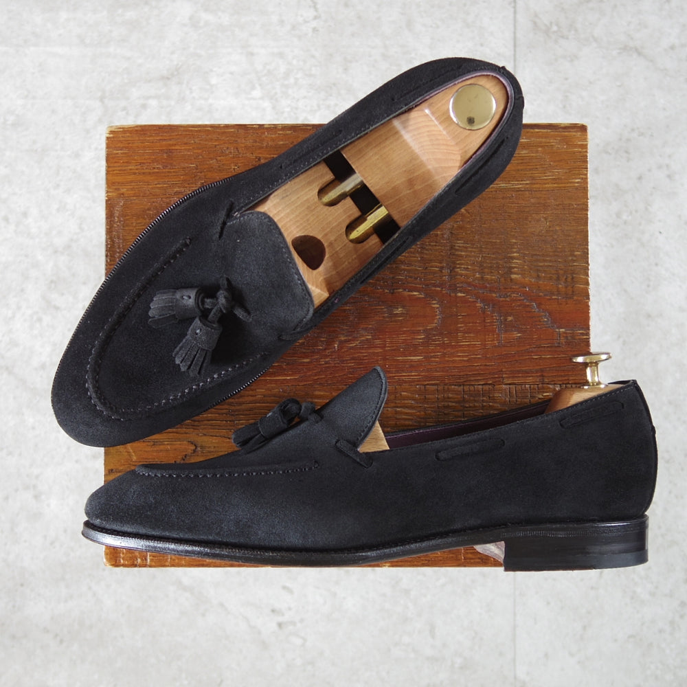 極美品★(スペイン製)カルミナ SIZE 8.5【定価￥94,600-★タッセルローファー/80215】UETAMラスト/スエード/黒/メンズ/CARMINA★o059