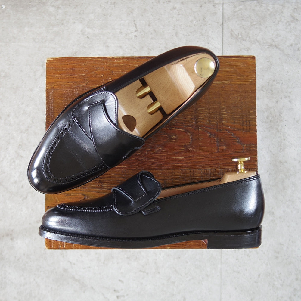 極美品★クロケット&ジョーンズ 5E【定価￥154,000-★BEAMS F別注/バタフライローファー/BRIMSTONE】302ラスト/カーフ/黒/メンズ★p284