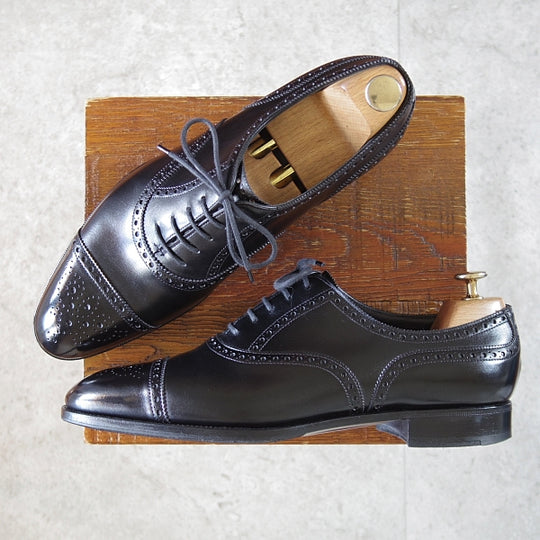 美品★エドワードグリーン 8.5D【定価￥253,000-★カドガン/CADOGAN/82ラスト】セミブローグ/カーフ/黒/EDWARD GREEN★n684