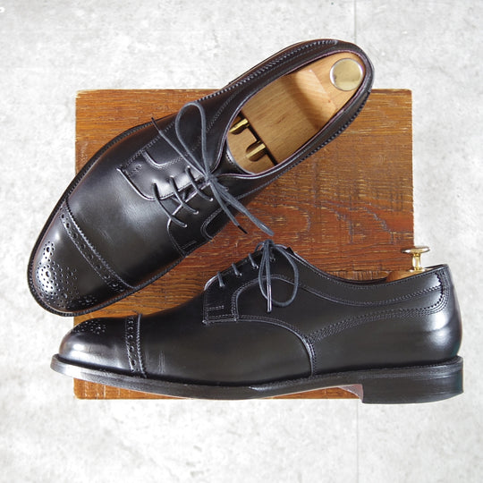 極上★トリッカーズ SIZE 9【現行定価10万円以上★M7818(プレーントゥ)のアレンジモデル/セミブローグ】ボックスカーフ/黒/Tricker's★o741