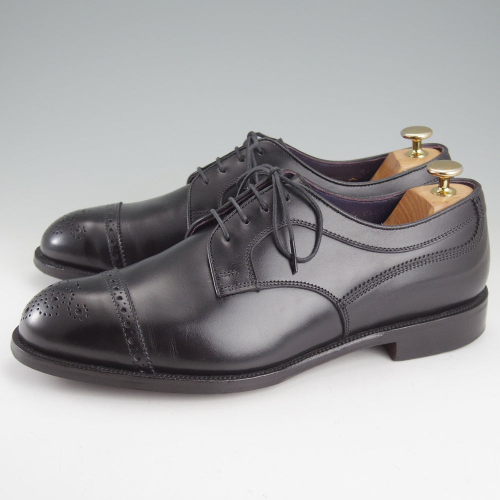 極上★トリッカーズ SIZE 9【現行定価10万円以上★M7818(プレーントゥ)のアレンジモデル/セミブローグ】ボックスカーフ/黒/Tricker's★o741