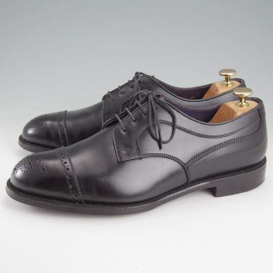 極上★トリッカーズ SIZE 9【現行定価10万円以上★M7818(プレーントゥ)のアレンジモデル/セミブローグ】ボックスカーフ/黒/Tricker's★o741