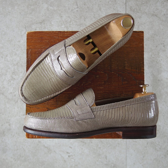 未使用★(スペイン製)カルミナ SIZE 8.5【現行定価20万円以上★リザード革/コインローファー/80578】灰茶/メンズ/CARMINA★p333