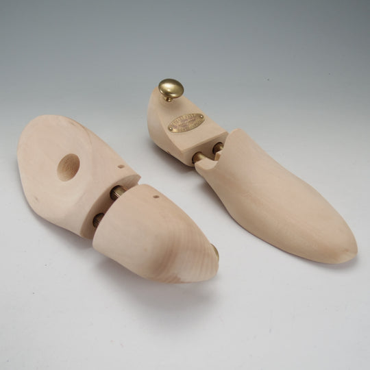 極上★エドワードグリーン UK5.5程度【現行定価￥33,000-★純正シューツリー】木製シューキーパー/メンズ/EDWARD GREEN★o256