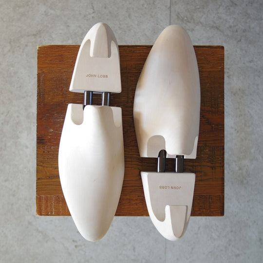 極美品★ジョンロブ 9E【定価￥28,600-★純正シューツリー/STANDARD】木製シューキーパー/メンズ/JOHN LOBB★o231