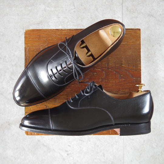 使用僅か★クロケット&ジョーンズ 7E【同系モデル定価￥132,000-★CONNAUGHT/ストレートチップ】236ラスト/カーフ/黒/Crockett&Jones★o283