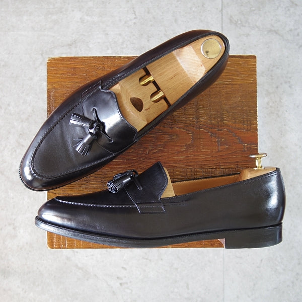 極美品★ジョンロブ 8.5E【同系モデル定価1,530ユーロ(26万円程度)★タッセルローファー/TRURO】4098ラスト/ミスティカーフ/黒★n796
