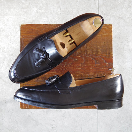 美品★ジョンロブ 8.5E【同系モデル定価1,610ユーロ(29万円程度)★タッセルローファー/TRURO】4098ラスト/ミスティカーフ/黒★o883