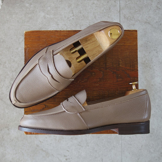 未使用★トリッカーズ SIZE 8.5【現行定価10万円以上★コインローファー/M7232】グレインレザー/灰茶/メンズ/Tricker's★p533